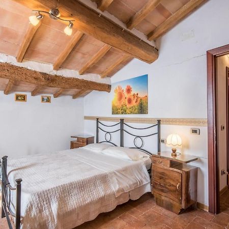 Gorgeous Home In Montalcino With Kitchen ภายนอก รูปภาพ