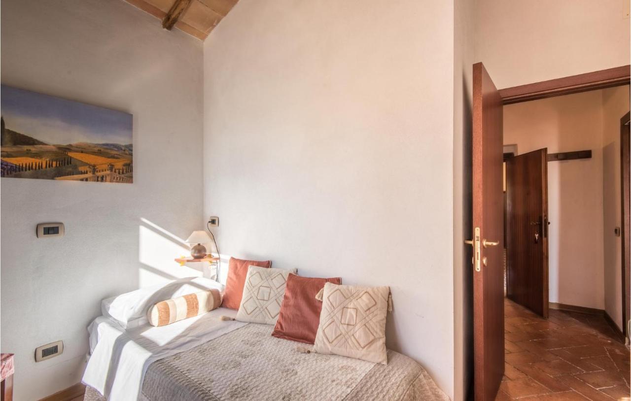 Gorgeous Home In Montalcino With Kitchen ภายนอก รูปภาพ