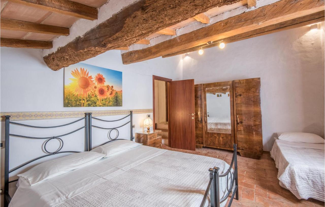 Gorgeous Home In Montalcino With Kitchen ภายนอก รูปภาพ