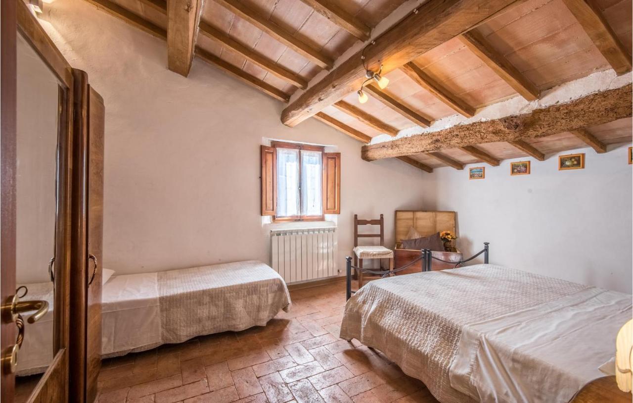 Gorgeous Home In Montalcino With Kitchen ภายนอก รูปภาพ